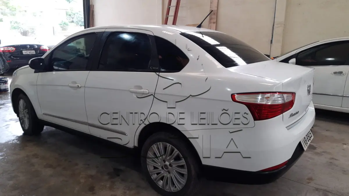 LOTE 006 - GRAND SIENA, PLACA OFICIAL IVB8909, ANO 2013, MODELO 2014,