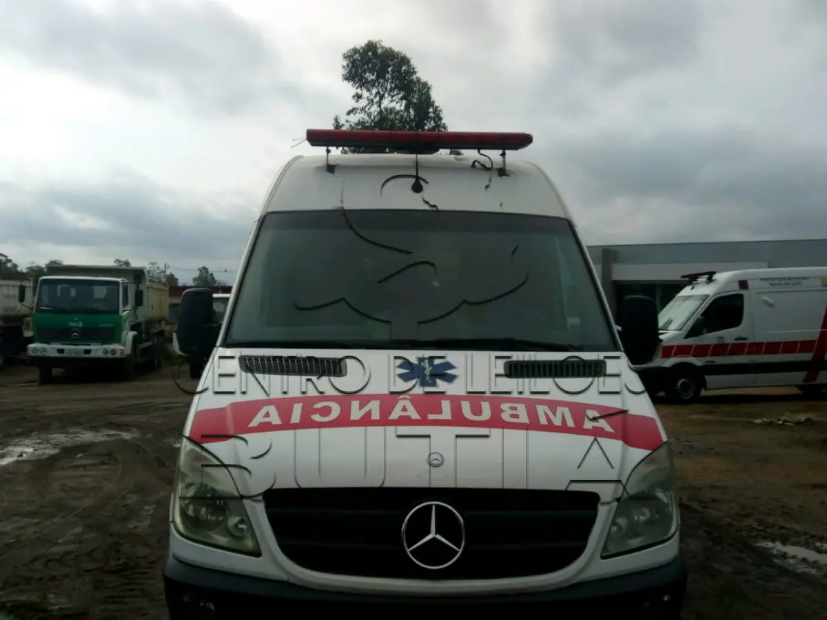 LOTE 007 - AMBULÂNCIA
