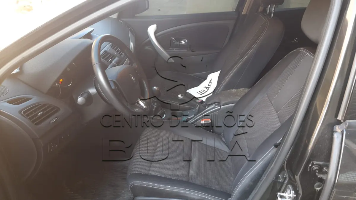 LOTE 004 - FLUENCE DYN (M), PLACA IVE 4655, ANO 2013, MODELO 2014,