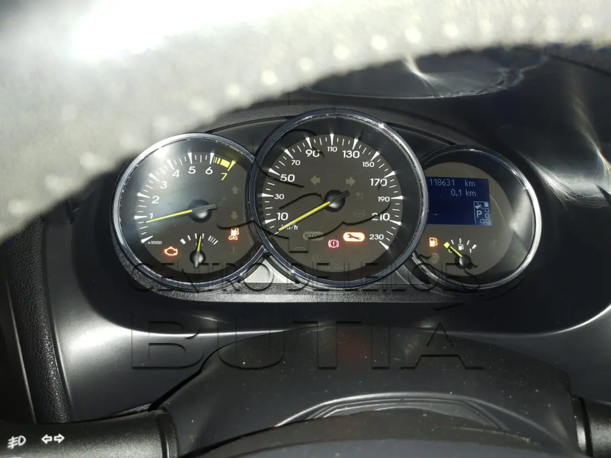 LOTE 005 - FLUENCE DYN (A), PLACA IUJ 4834, ANO  2013, MODELO 2013,